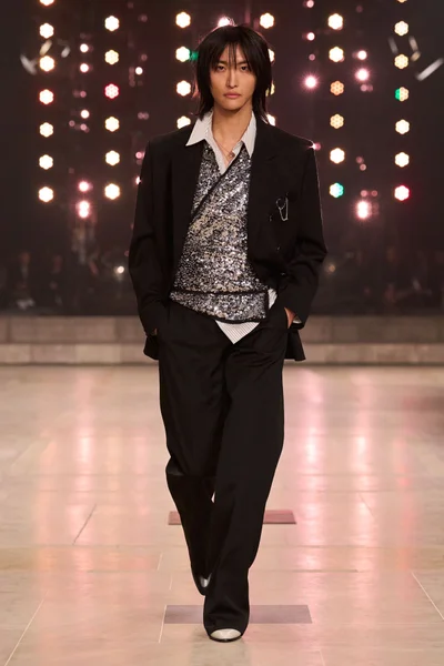 Look 12